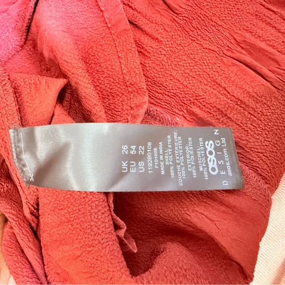 ASOS DESIGN Curve gathered waist maxi dress in seersucker in burnt rust size 22 - Picture 9 of 10